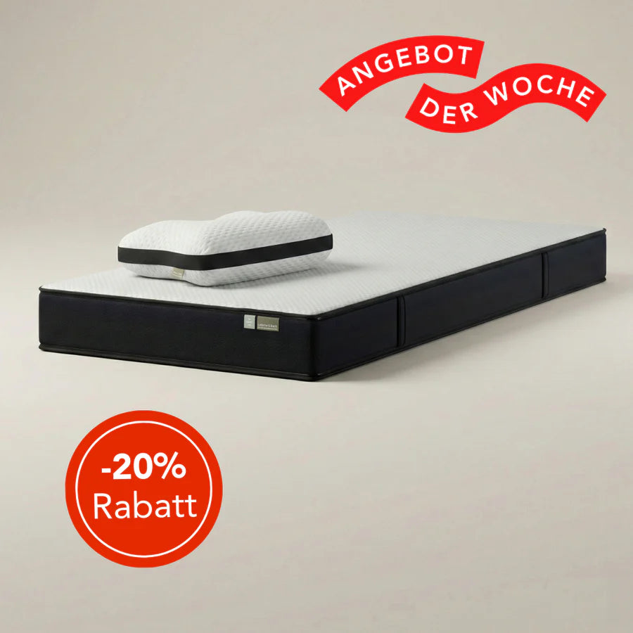 Das Schlafset: Matratze + Kissen von Liebscher & Bracht ist auf einem unifarbenen Hintergrund abgebildet, mit roten Bannern mit der Aufschrift ANGEBOT DER WOCHE und einem kreisförmigen Schild mit der Aufschrift -20% Rabatt für ein Wochenangebot und 20% Rabatt.