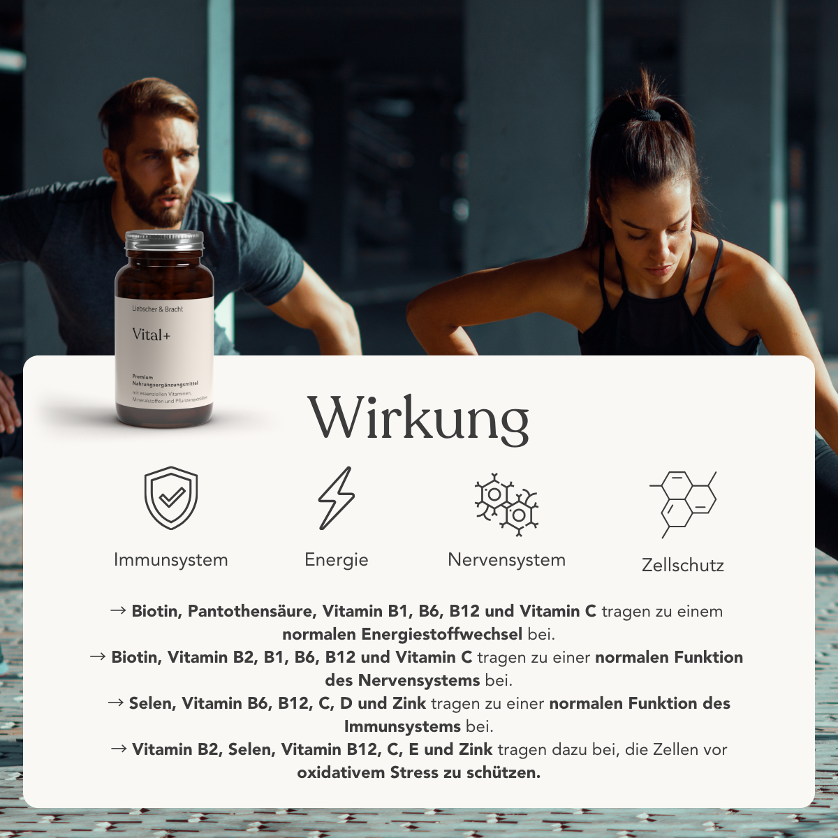 Ein Mann und eine Frau in Sportkleidung trainieren in einer Halle; darüber ist eine Die 3er-Kombi - Arthro Premium Vitalstoffe Flasche von Liebscher & Bracht und eine Tabelle zur Unterstützung von Immunität, Energie, Nerven und Zellen mit Vitaminen, Mineralien, Glucosamin & Hyaluronsäure abgebildet.
