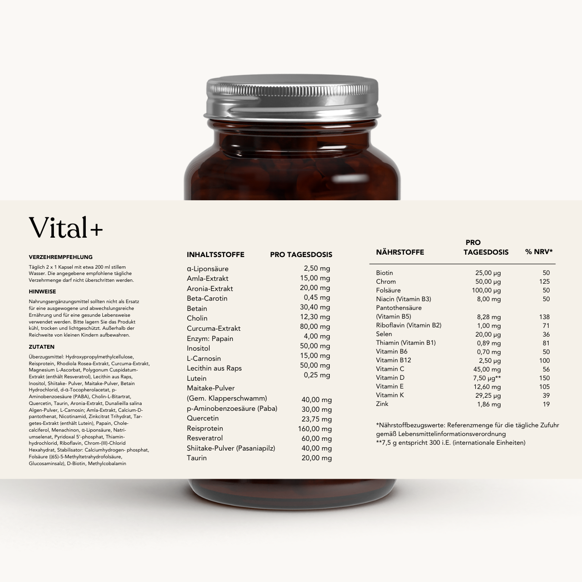 Eine braune Flasche mit silbernem Deckel zeigt ein deutschsprachiges Etikett, auf dem Nährstoffe wie Vitamin D und B12, Tagesdosen und Prozentsätze angegeben sind. Der Produktname "Vital+ für 2 Monate" von Liebscher & Bracht ist gut sichtbar angebracht.