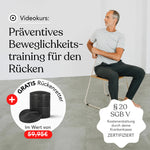 Ein Mann führt im Rahmen des „Funktionellen Beweglichkeitstrainings für den Rücken“ von Liebscher & Bracht eine Dehnübung im Sitzen durch. Der Text wirbt für einen Videokurs zur Verbesserung der Körperhaltung, der zertifiziertes präventives Beweglichkeitstraining für den Rücken umfasst. Das Angebot beinhaltet einen kostenlosen „Rückenretter“ und weist auf eine mögliche Kostenerstattung durch die Krankenkasse hin.