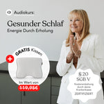 Eine Frau in Weiß lächelt mit gefalteten Händen; der Text wirbt für den Audiokurs „Gesunder Schlaf – Energie durch Erholung“ von Liebscher & Bracht, bietet ein kostenloses Kissen an und erwähnt die Erstattung durch die Krankenkasse für zertifizierte Kurse.