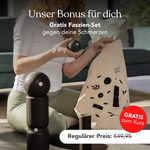 Eine Frau sitzt mit einer beigen Tasche und schwarzen Faszien-Tools da. Ein deutscher Text wirbt mit einem kostenlosen Faszien-Set (im Wert von 49,95 €) beim Kauf des „Liebscher & Bracht Funktionelles Faszientraining (Beweglichkeit)“, um die Körperhaltung zu verbessern.