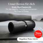 Eine Person benutzt eine schwarze Schaumstoffrolle auf einer Yogamatte. Der deutsche Text wirbt für eine KOSTENLOSE Maxi-Schaumstoffrolle (regulärer Preis 32,95 €) im Rahmen des Kurses „Funktionelles Beweglichkeitstraining für den ganzen Körper“ von Liebscher & Bracht zur täglichen Entlastung und zur Unterstützung der Körperhaltung.