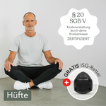Ein grauhaariger Mann sitzt im Schneidersitz und lächelt. Der Text weist auf eine zertifizierte Krankenkassenerstattung und einen kostenlosen "ISG-Retter" für die Hüfte mit dem Präventiven Beweglichkeitstraining für die Hüfte von Liebscher & Bracht hin.