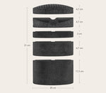 Sechs schwarze Schaumstoffstücke unterschiedlicher Höhe, vertikal gestapelt mit Maßangaben: Höhe 4,7 cm, 4,7 cm, 3 cm, 6,7 cm, 11,5 cm und ein Basisdurchmesser von 20 cm; Gesamthöhe 31 cm.