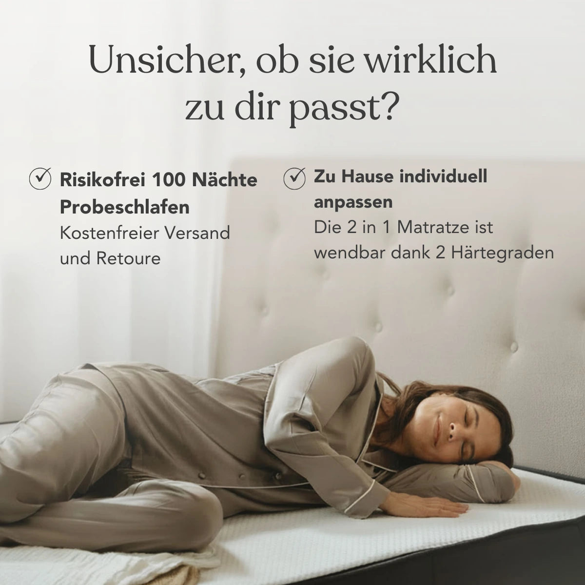 Eine Frau im Pyjama entspannt sich auf einem Bett mit der Liebscher & Bracht Matratze. Der deutsche Text hebt die 100-Nächte-Testversion, den kostenlosen Versand/Rückversand, die Härteoptionen H3/H4 und die ergonomischen Stützzonen für individuellen Komfort hervor.